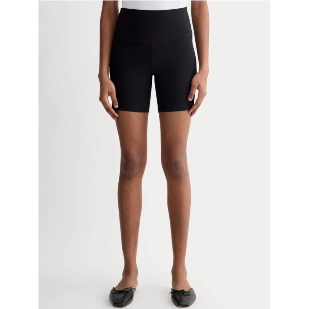 Everlane Women's Black the performance high rise bike short